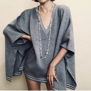 Like New House of Harlow 1960 V-Neck Heather Gray Poncho Shrug Sweater